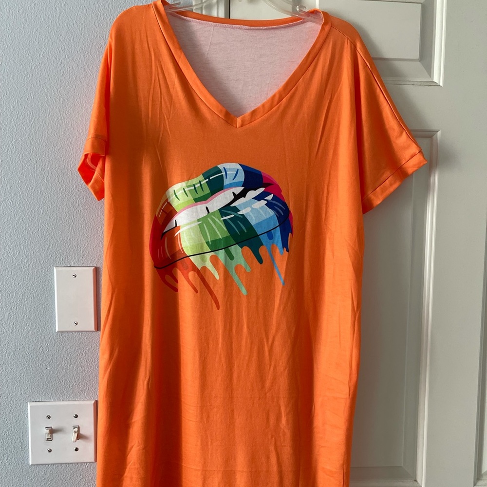 ThusFar v-neck t-shirt dress w/pockets